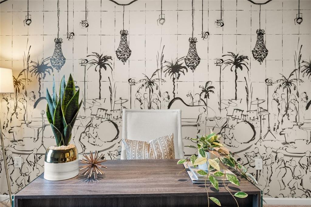 269 Epping Street, Unit 81 Stockbridge, GA 30281 - Photo 54 of 64 a vase of flowers sitting on a table