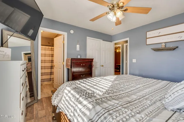 $239,000 | 1449 Independence Avenue, Mount Carmel, TN 37645