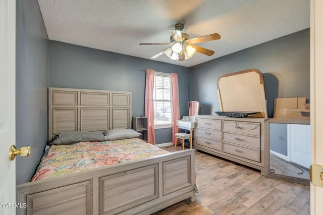 $239,000 | 1449 Independence Avenue, Mount Carmel, TN 37645