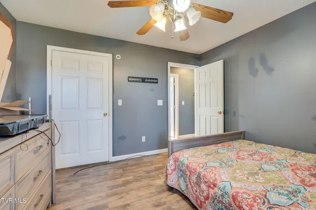 $239,000 | 1449 Independence Avenue, Mount Carmel, TN 37645