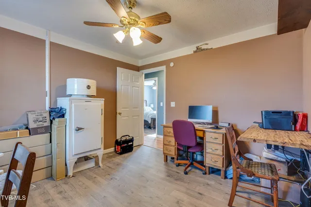 $239,000 | 1449 Independence Avenue, Mount Carmel, TN 37645