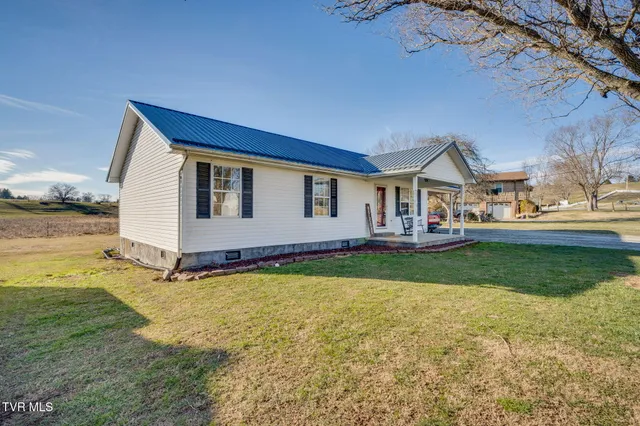 $239,000 | 1449 Independence Avenue, Mount Carmel, TN 37645