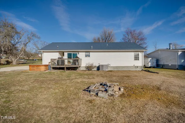 $239,000 | 1449 Independence Avenue, Mount Carmel, TN 37645