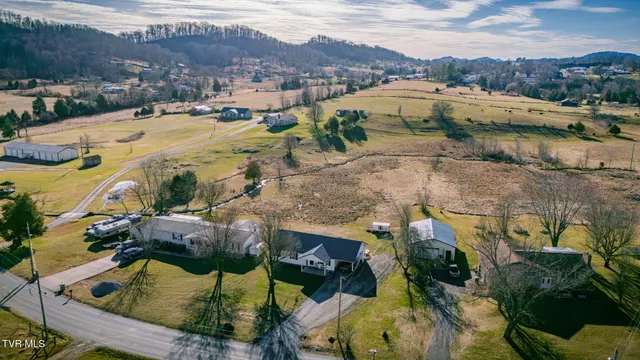 $239,000 | 1449 Independence Avenue, Mount Carmel, TN 37645