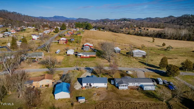 $239,000 | 1449 Independence Avenue, Mount Carmel, TN 37645