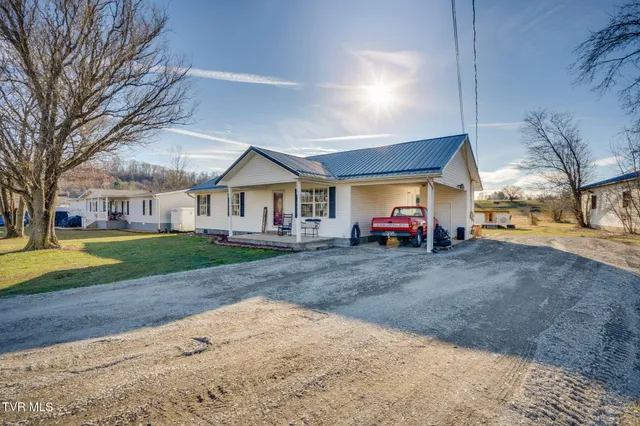 $239,000 | 1449 Independence Avenue, Mount Carmel, TN 37645