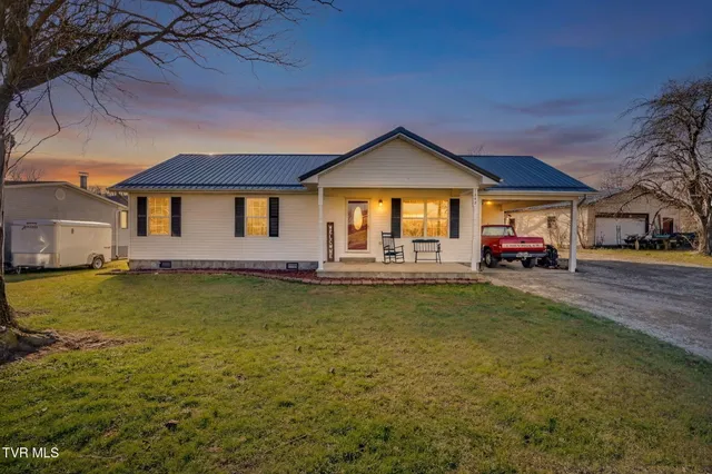 $239,000 | 1449 Independence Avenue, Mount Carmel, TN 37645