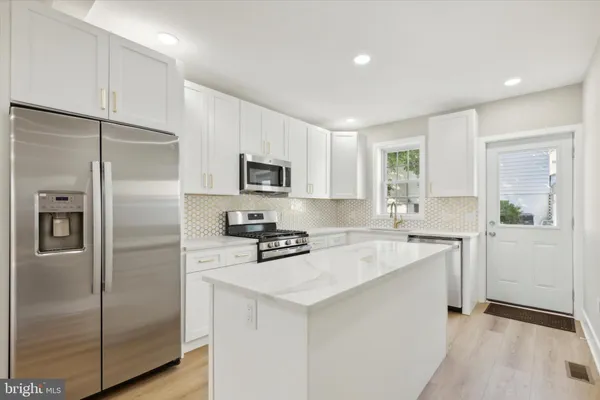 $3,450 | 247 East 6th Avenue, Conshohocken, PA 19428