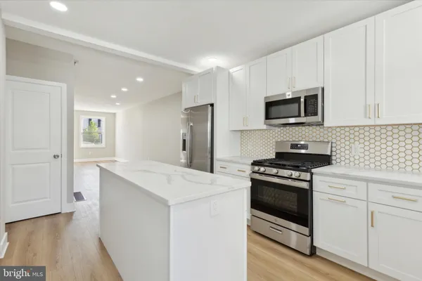 $3,450 | 247 East 6th Avenue, Conshohocken, PA 19428