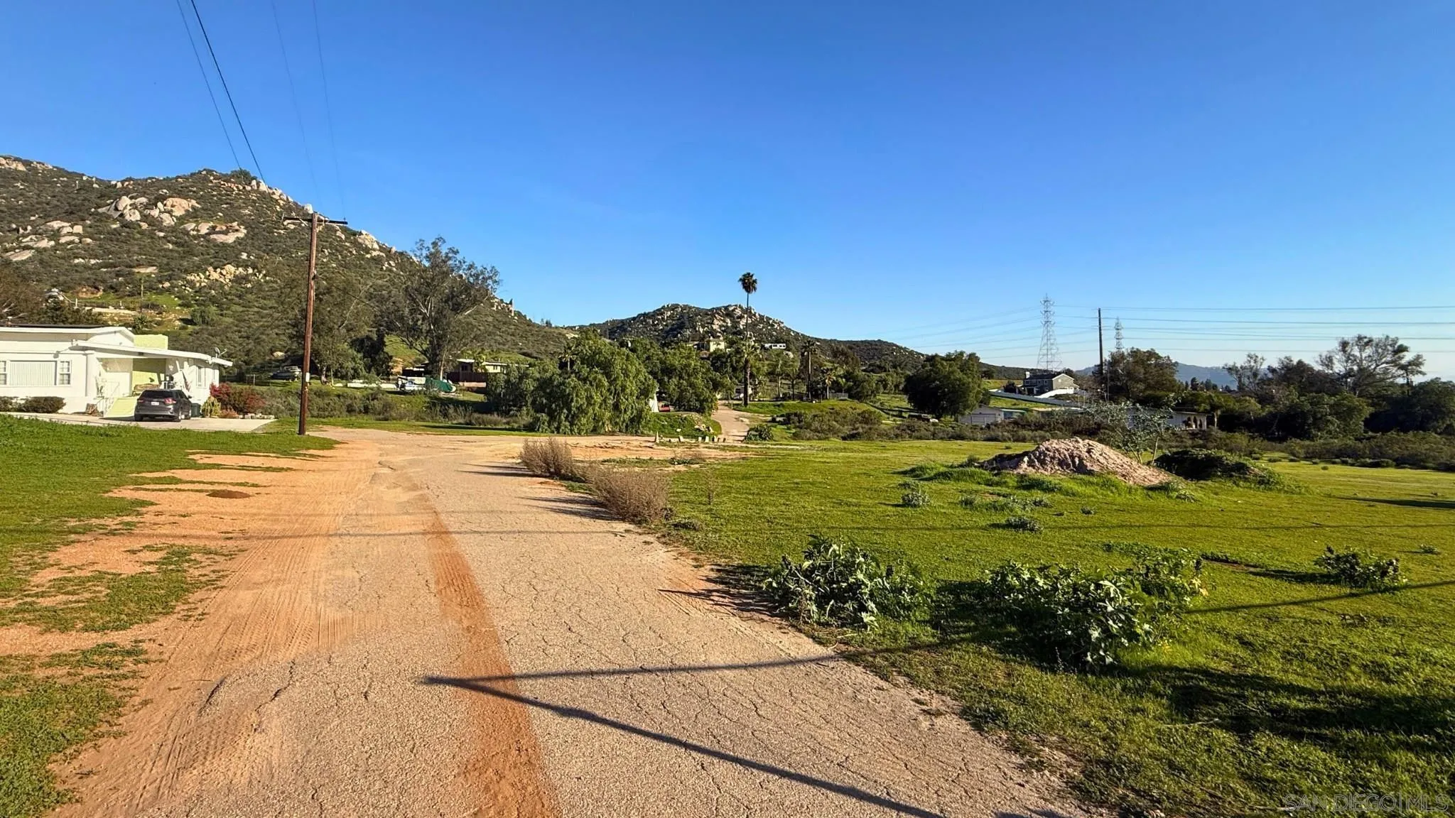 11041 Summit Avenue Santee, CA 92071 - Photo 4 of 11