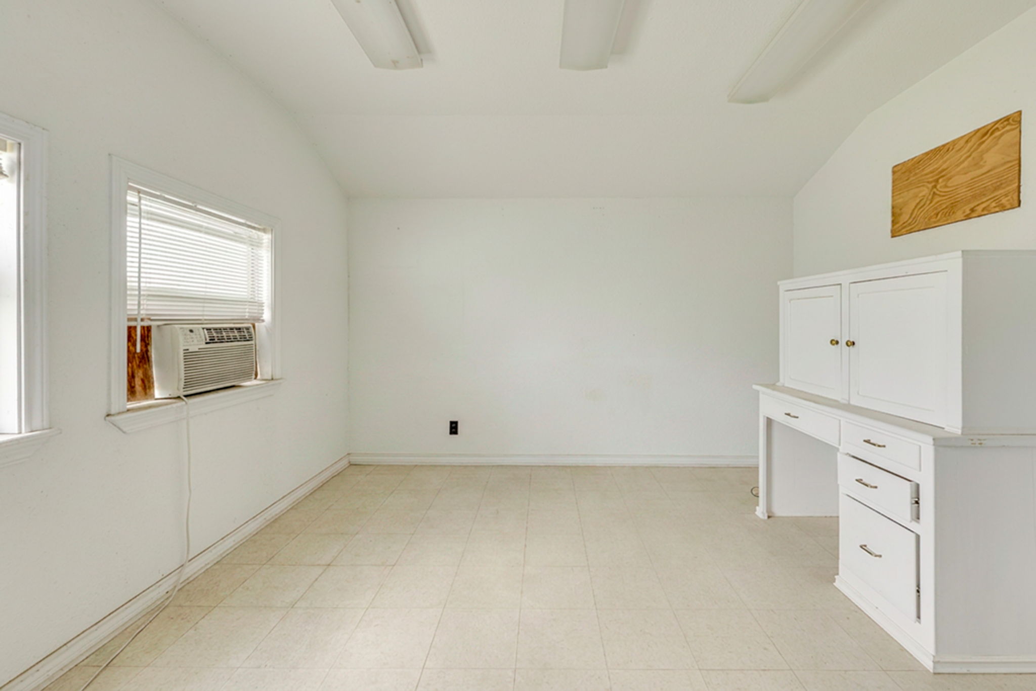 320 Greenridge Road Georgetown, TX 78628 - Photo 34 of 38 a view of storage and utility room