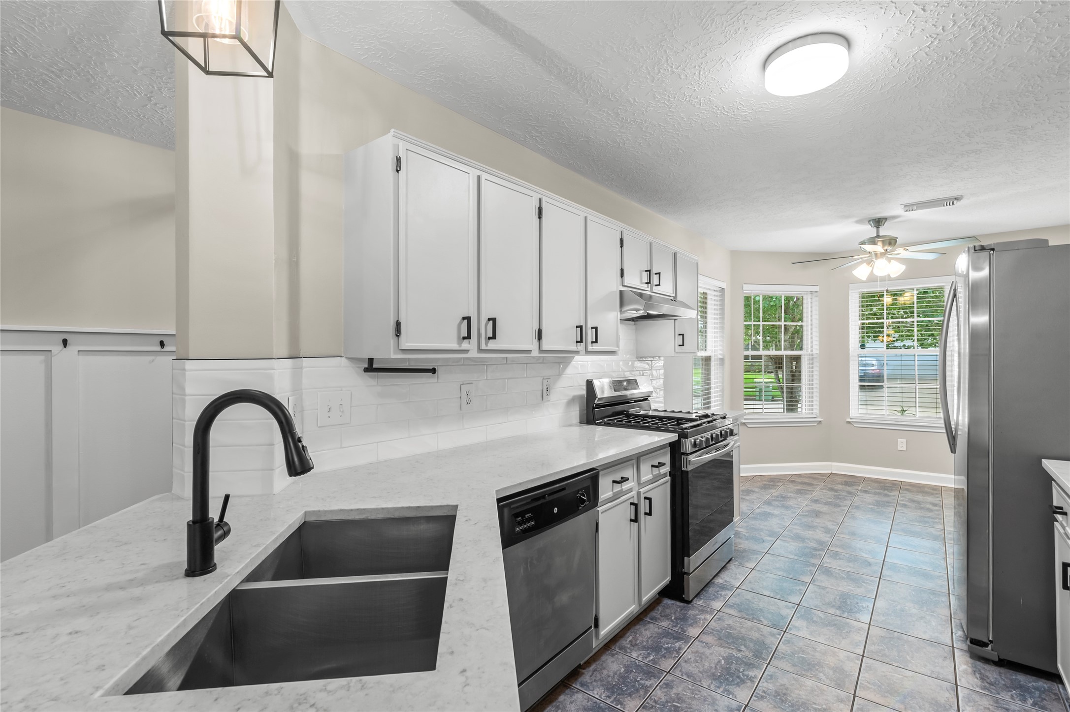 2124 Tower Bridge Road Pearland, TX 77581 - Photo 9 of 24