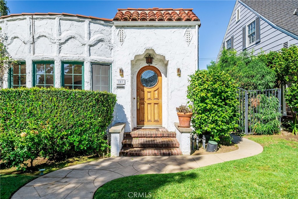 107 Annandale Road Pasadena, CA 91105 - Photo 7 of 52 Welcome Home!