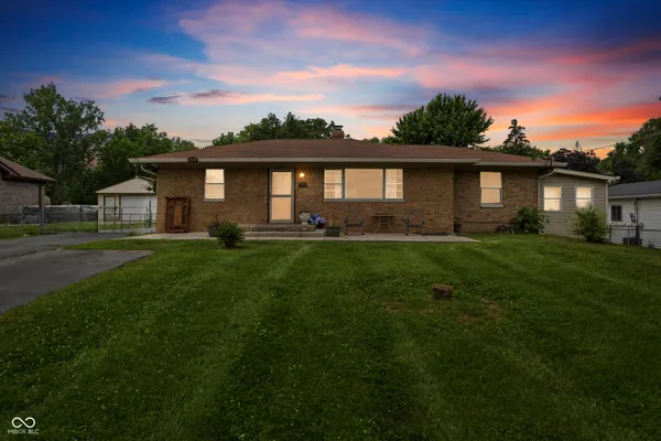 $215,000 | 181 Royal Road, Beech Grove, IN 46107