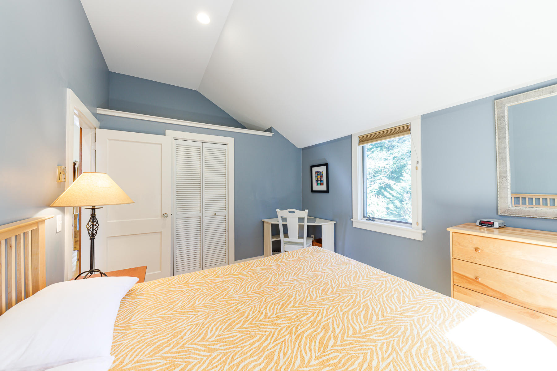 295 Mill Road Eastham, MA 02642 - Photo 18 of 33 a bedroom with a bed and a window