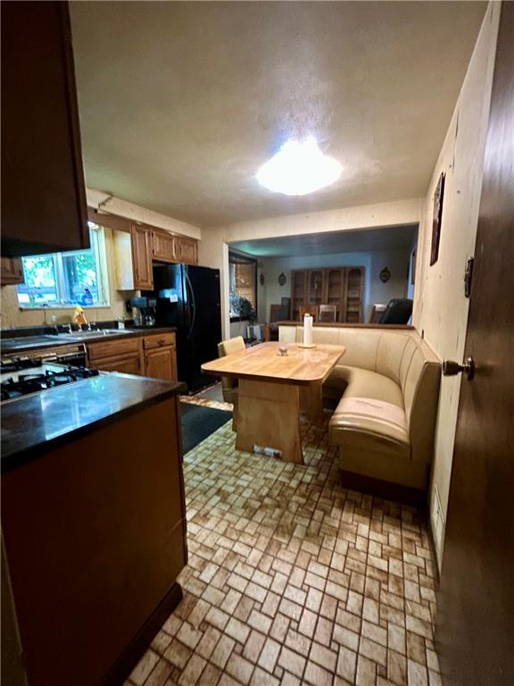 1061 Old Post Road South Park, PA 15129 - Photo 4 of 32
