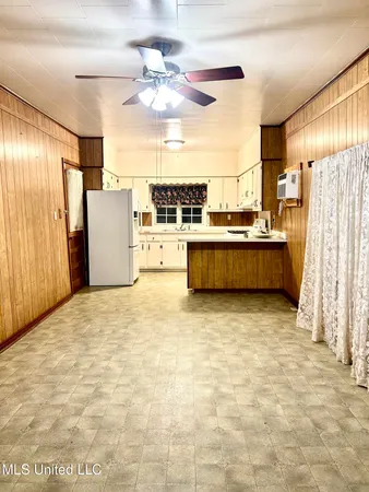 $149,900 | 203 South Binford Avenue, Duck Hill, MS 38925