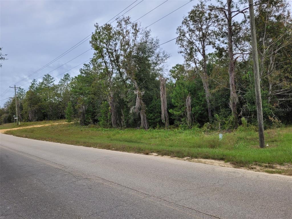 400 East Shirley Interlachen  