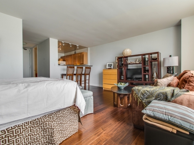 655 West Irving Park Road, Unit 1509 Chicago, IL 60613 - Photo 4 of 8