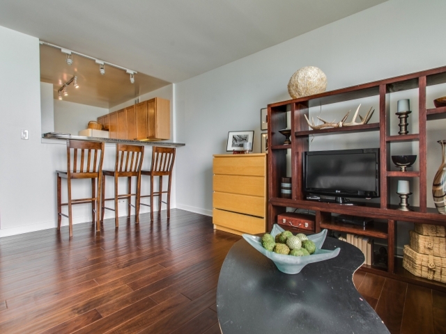 655 West Irving Park Road, Unit 1509 Chicago, IL 60613 - Photo 5 of 8