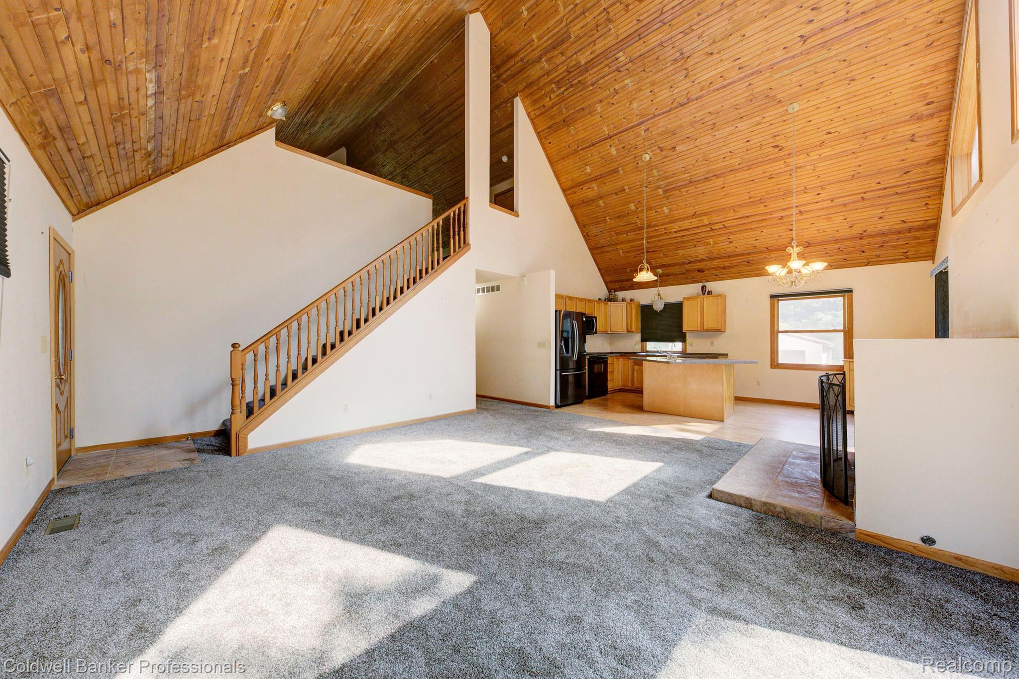 5682 Jefferson Road North Branch, MI 48461 - Photo 5 of 38 Livingroom looking to loft & kitchen