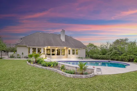 $925,500 | 1710 Lakeway Boulevard, Lakeway, TX 78734