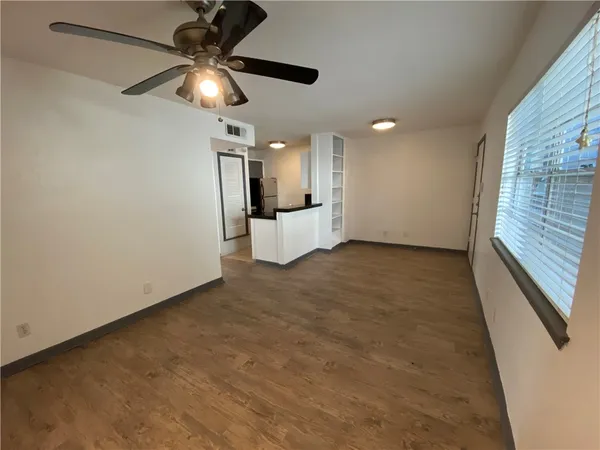 $1,350 | 4306 Avenue A, Unit 113, Austin, TX 78751
