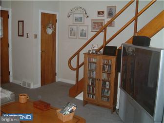 3312 Welsh Road Philadelphia, PA 19136 - Photo 4 of 12 Living Room