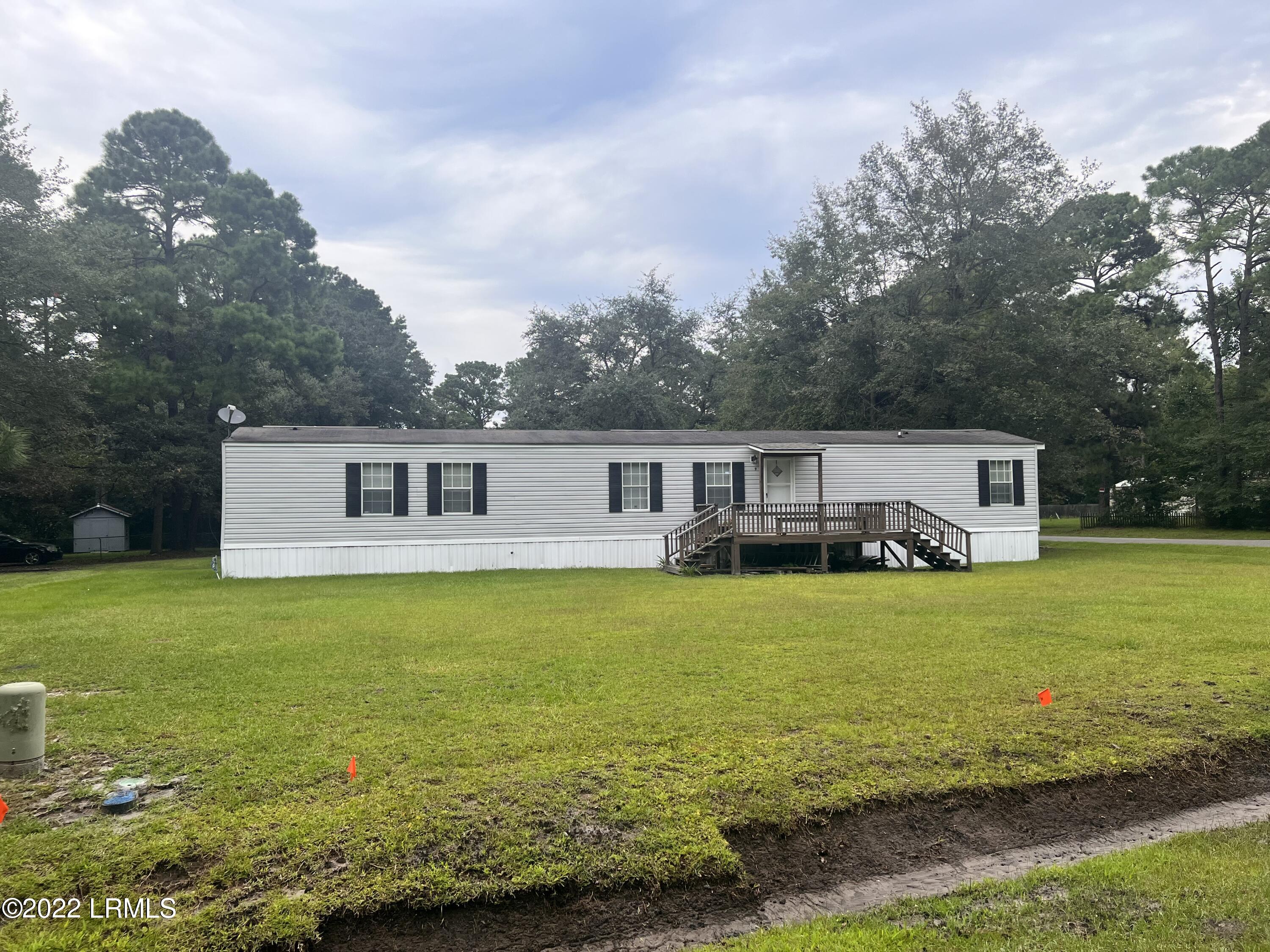 9 State Rd S-7-458 Beaufort, SC 29906 - Photo 1 of 7 s1