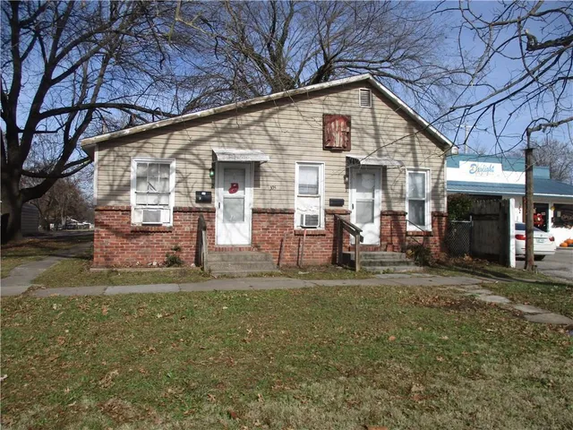 $59,000 | 305 West Maple Street, Columbus, KS 66725