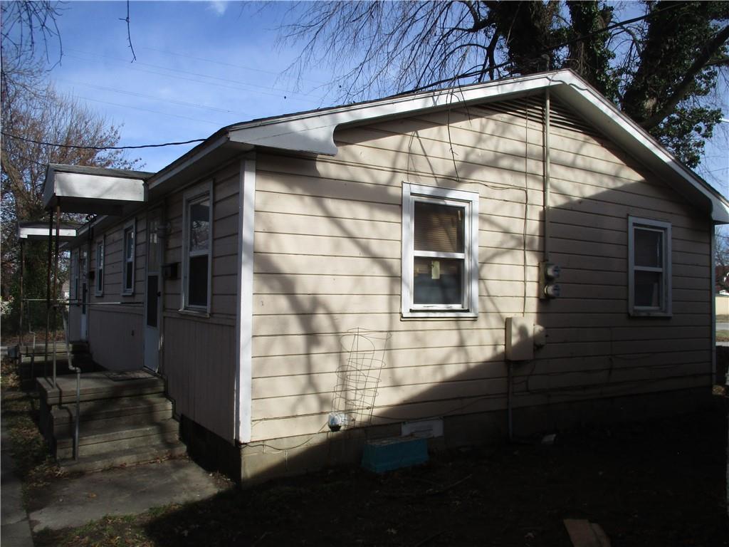 305 West Maple Street Columbus, KS 66725 - Photo 10 of 31