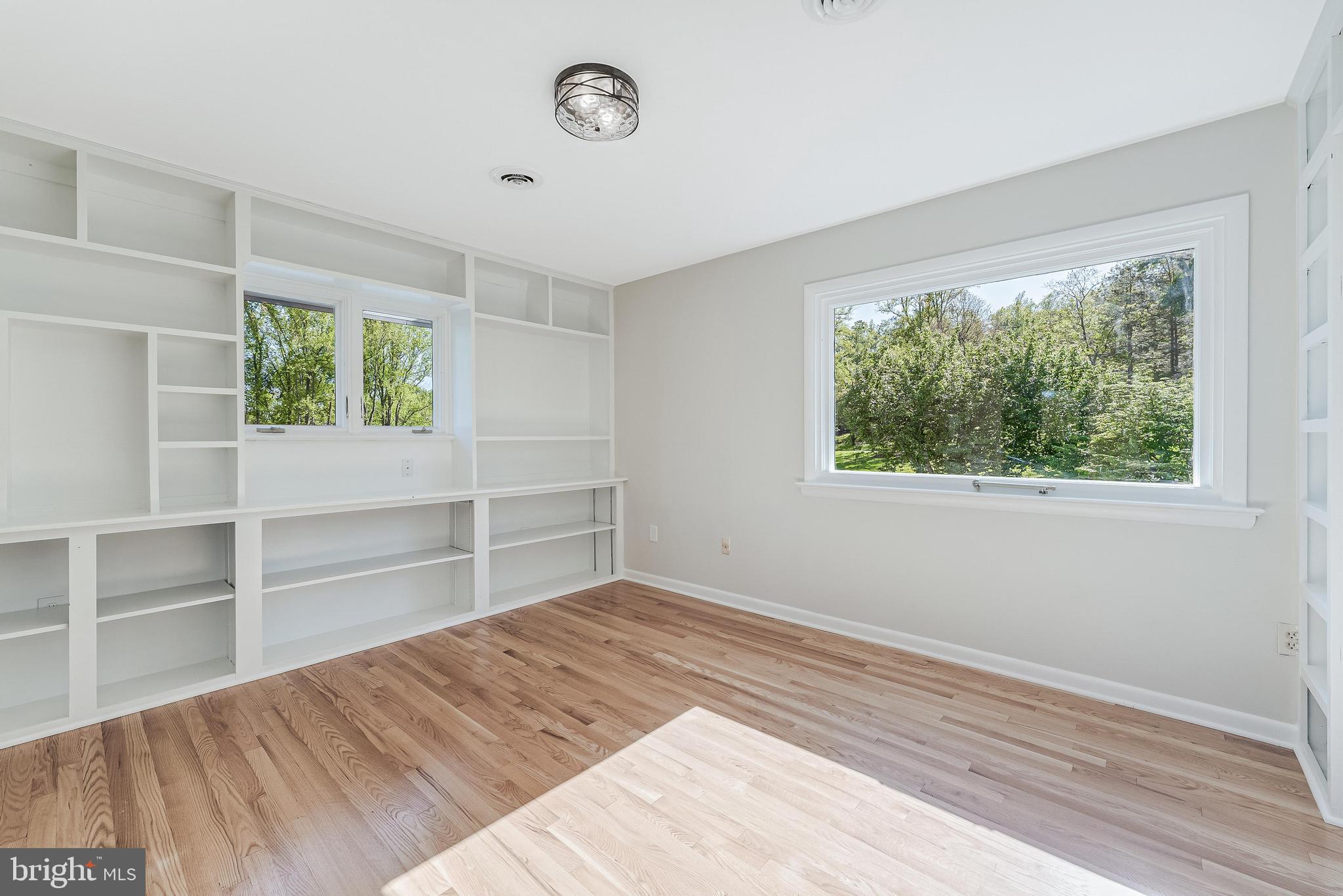 6891 Wilson Road Marshall, VA 20115 - Photo 86 of 118 Bright, airy room with nature views.