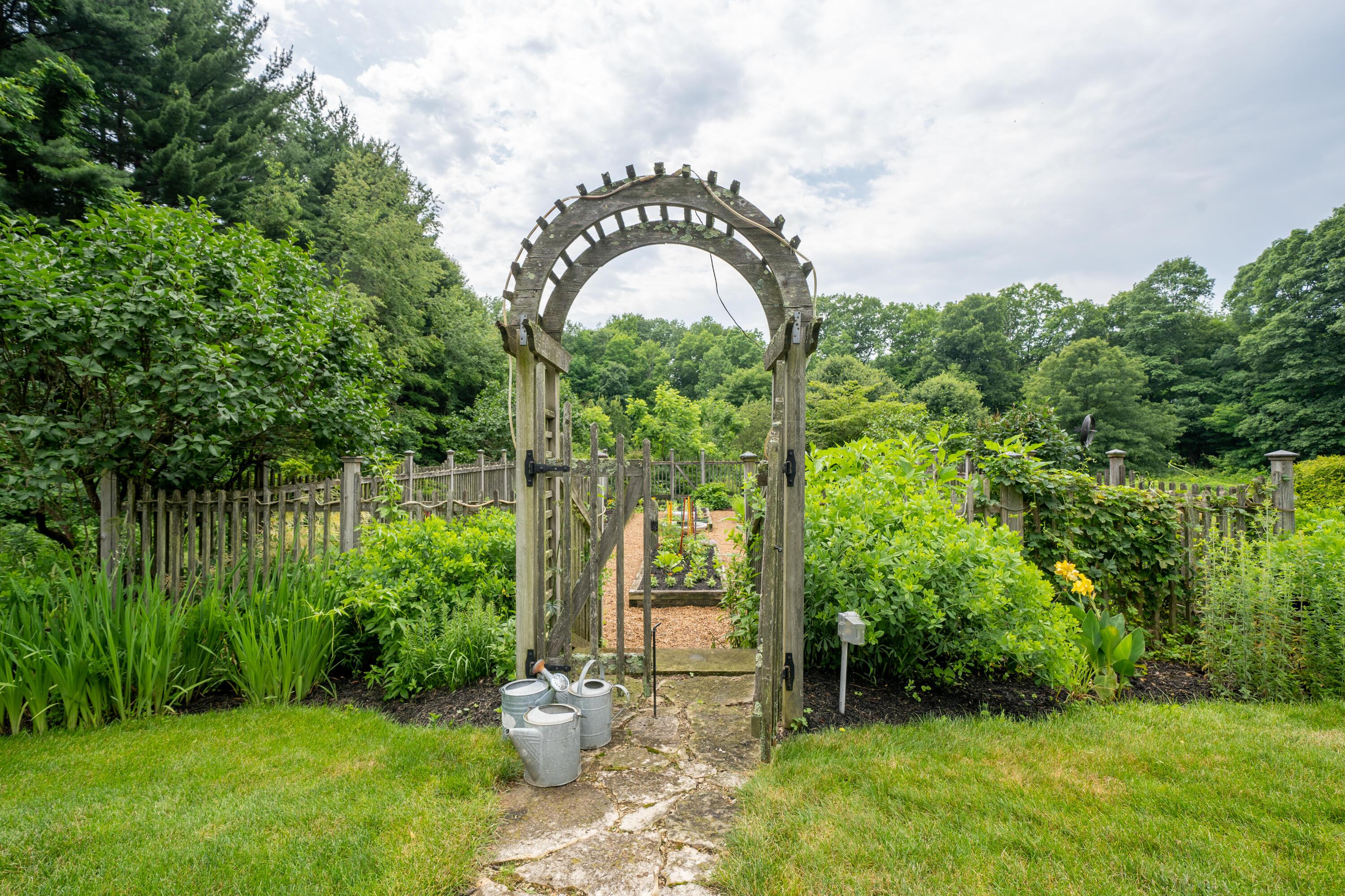3750 Alward Road Southwest Pataskala, OH 43062 - Photo 56 of 60 Garden Beds