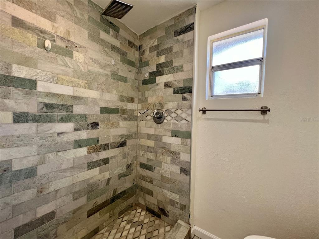1716 West Nassau Street Tampa, FL 33607 - Photo 19 of 25 a bathroom with a shower