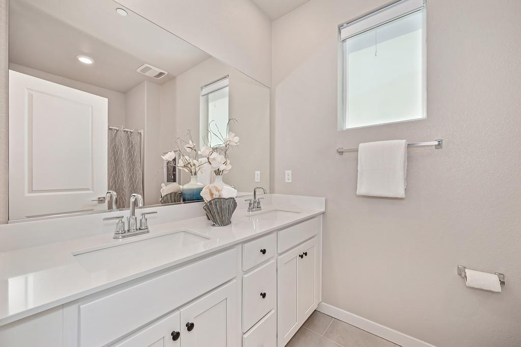 8229 Poppy Rdg Circle Elk Grove, CA 95757 - Photo 23 of 75