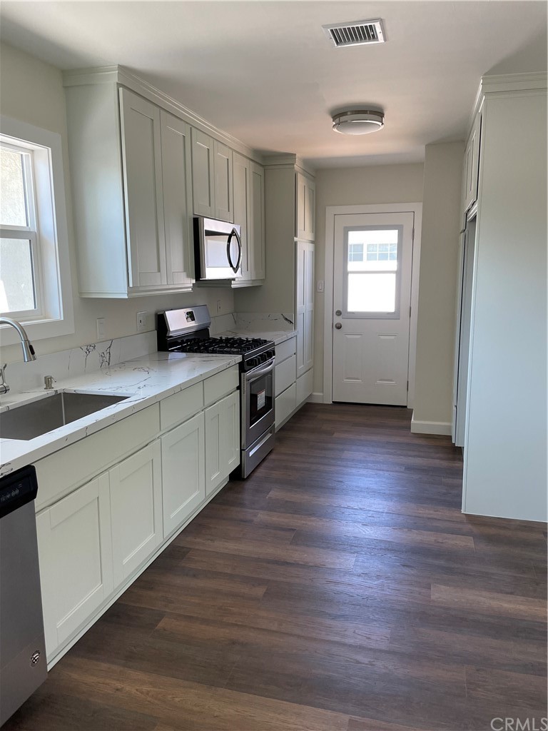 10072 Mildred Court Riverside, CA 92503 - Photo 5 of 12