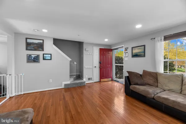 $425,000 | 8122 Woodward Street, Savage, MD 20763