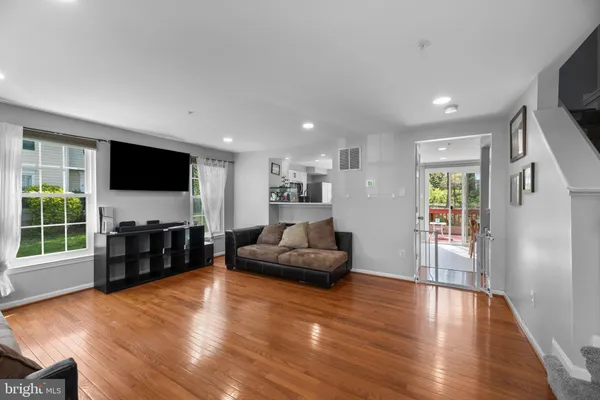 $425,000 | 8122 Woodward Street, Savage, MD 20763