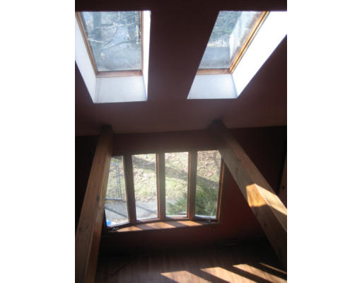 229 Gresham Street Springfield, MA 01119 - Photo 3 of 10 Gallery Image 3