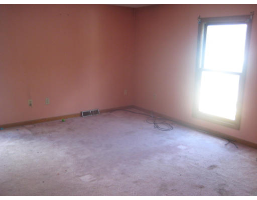 229 Gresham Street Springfield, MA 01119 - Photo 6 of 10 Gallery Image 6