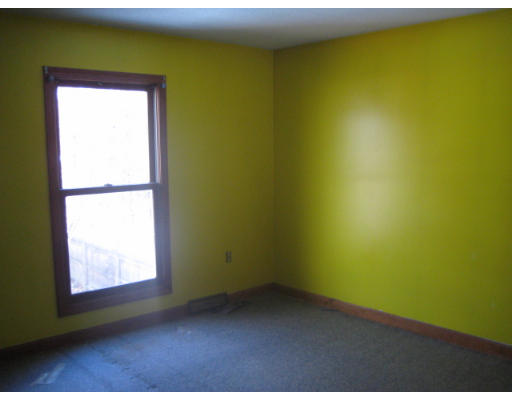 229 Gresham Street Springfield, MA 01119 - Photo 7 of 10 Gallery Image 7