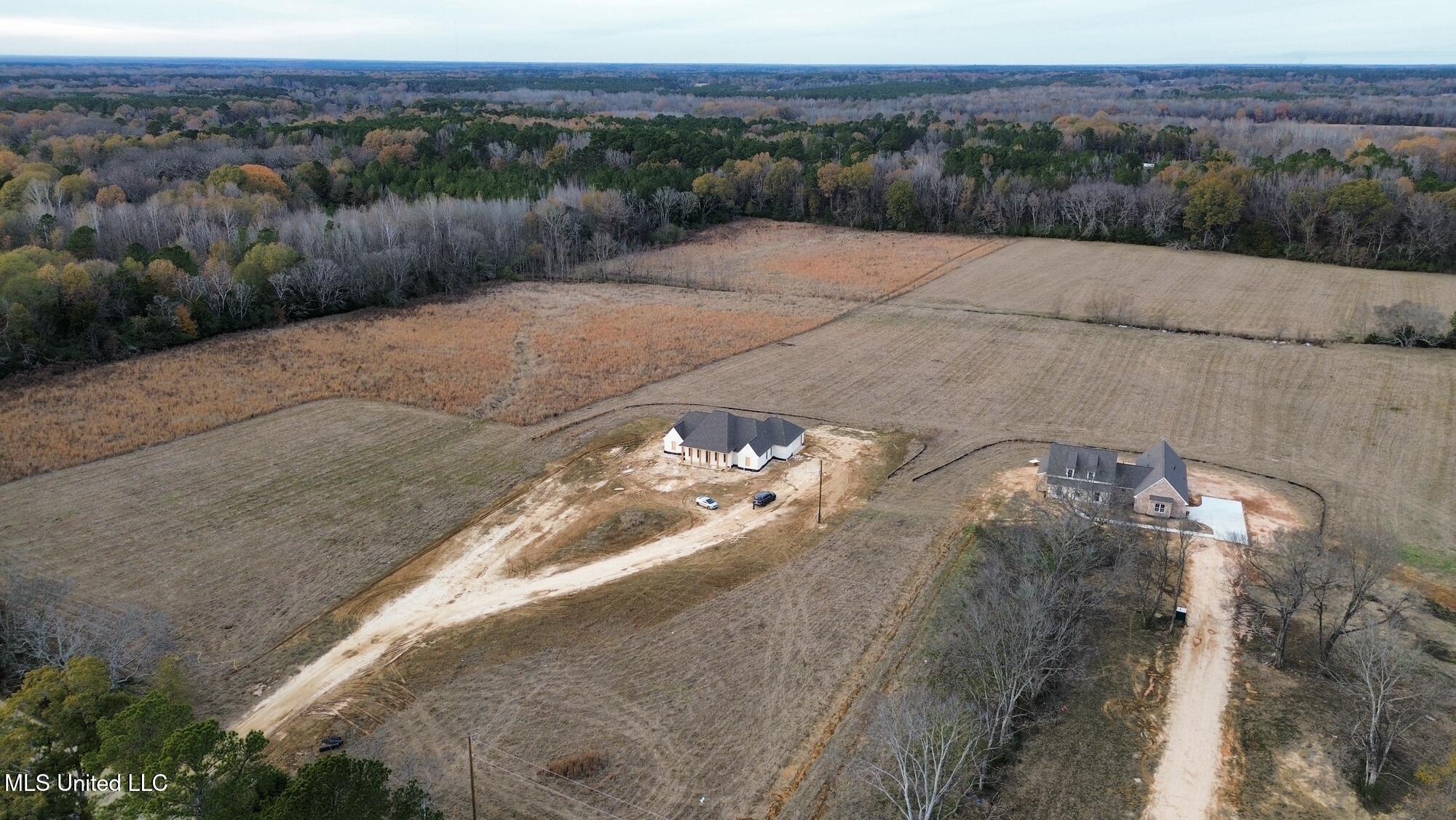 290 Robinson Road Canton, MS 39046 - Photo 9 of 17 dji_fly_20251216_110302_124_176601876196