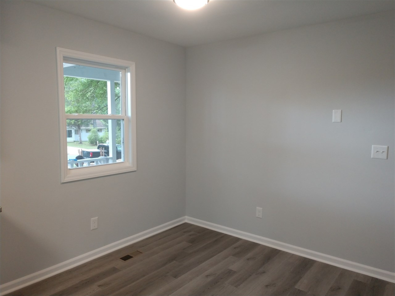 908 Chalk Level Road Durham, NC 27704 - Photo 5 of 13 Dining Area