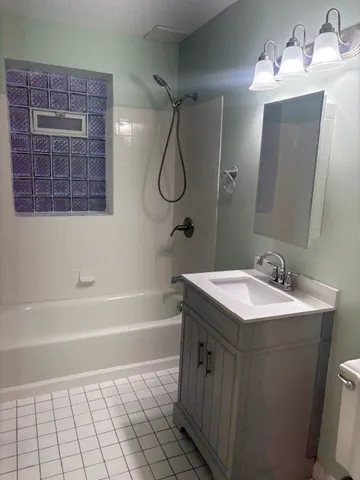 $1,400 | 7811 South Euclid Avenue, Unit 1, Chicago, IL 60649