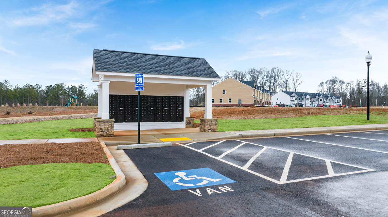 249 Sound Circle Stockbridge, GA 30281 - Photo 6 of 64