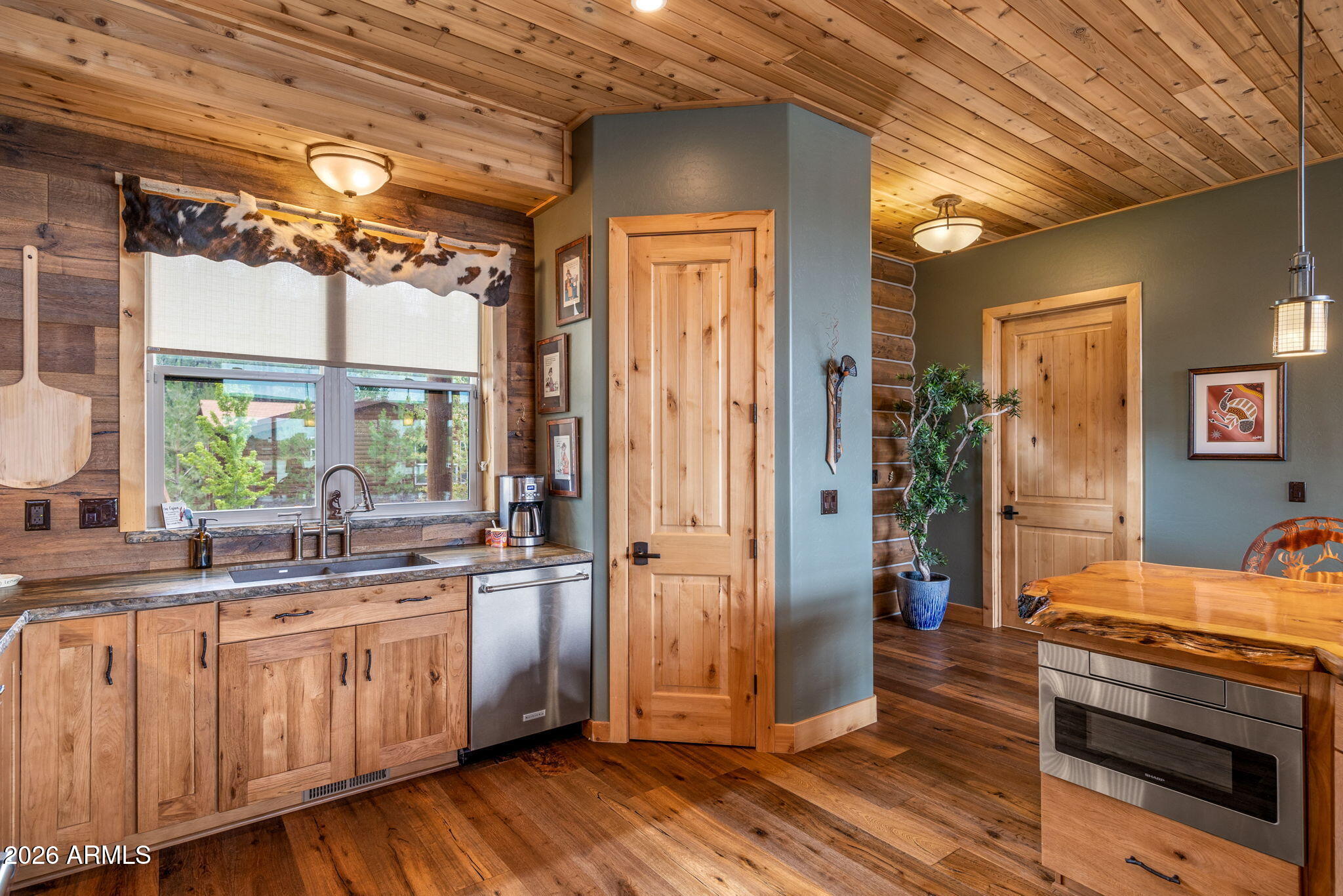 758 Southlake Road Lakeside, AZ 85929 - Photo 15 of 95 20 KITCHEN MAIN