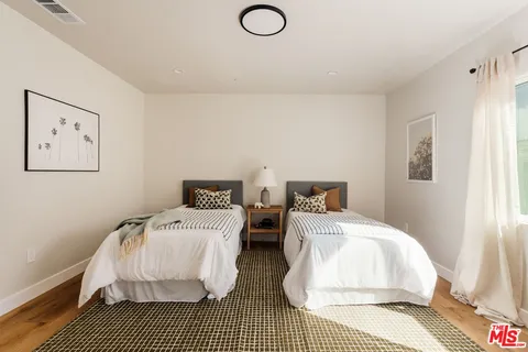 $1,800,000 | 3014 South Norton Avenue, Los Angeles, CA 90018