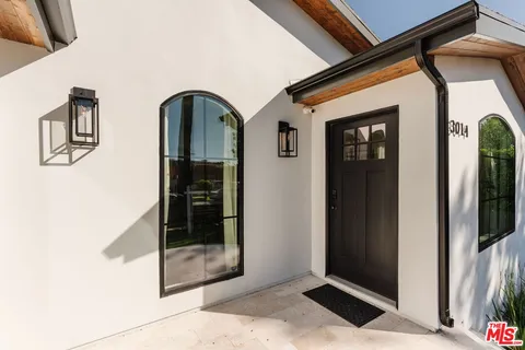 $1,800,000 | 3014 South Norton Avenue, Los Angeles, CA 90018
