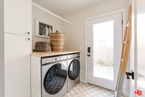 $1,800,000 | 3014 South Norton Avenue, Los Angeles, CA 90018