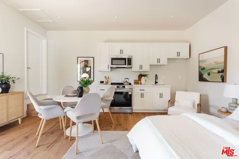 $1,800,000 | 3014 South Norton Avenue, Los Angeles, CA 90018